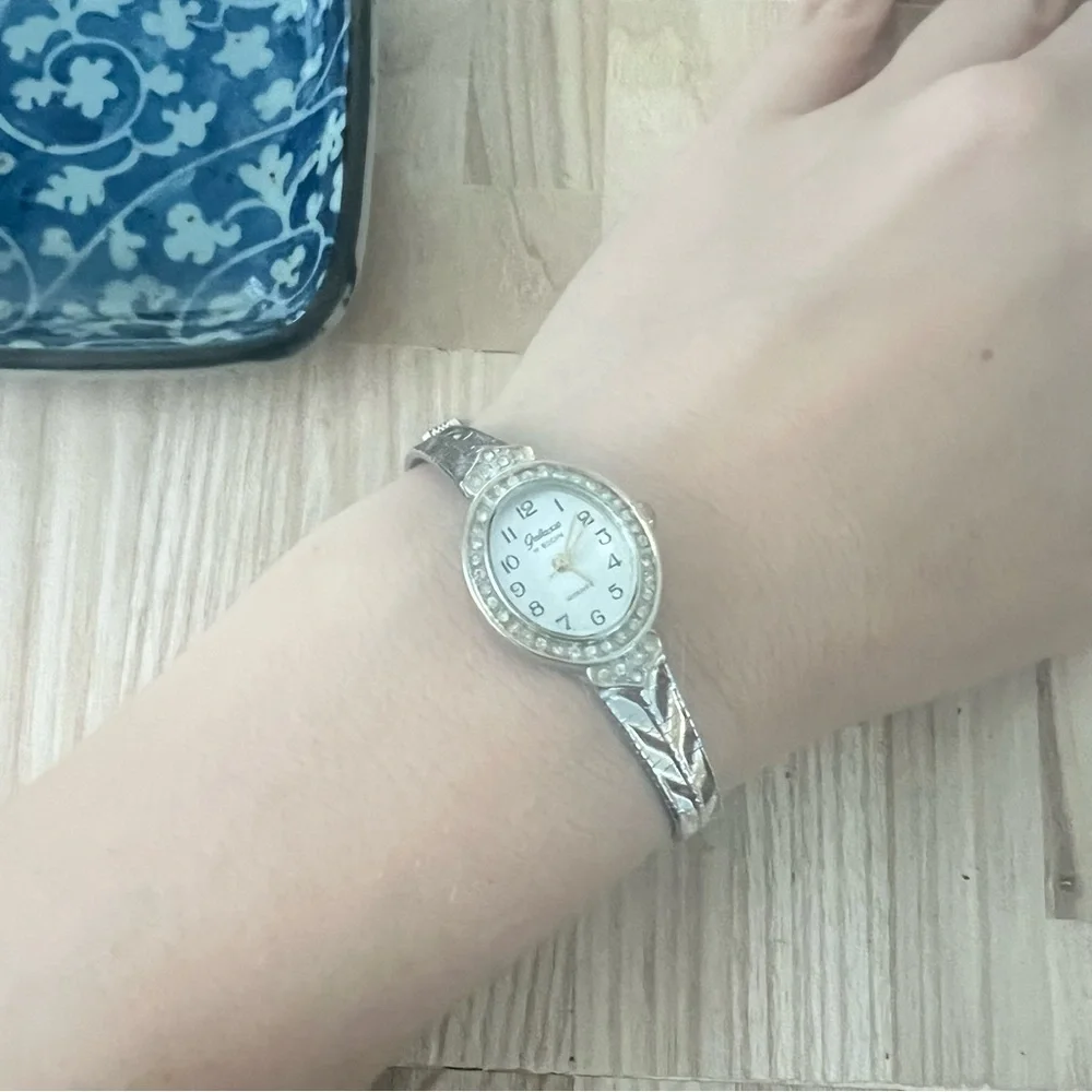 Galaxie by Elgin ladies two tone oval dress watch NEW BATTERY